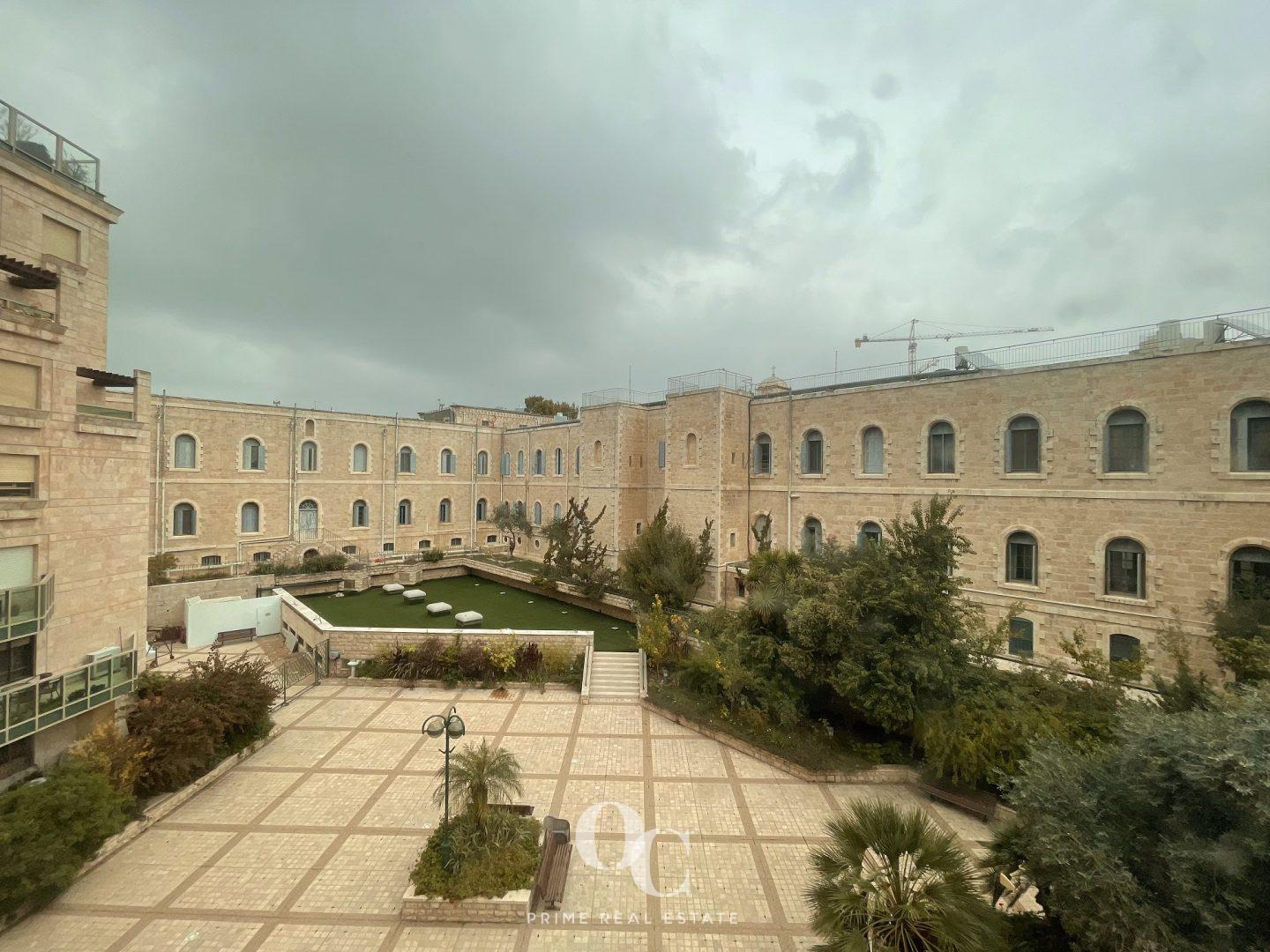 Classic apartment in the sought after Lev Rechavia building Oren